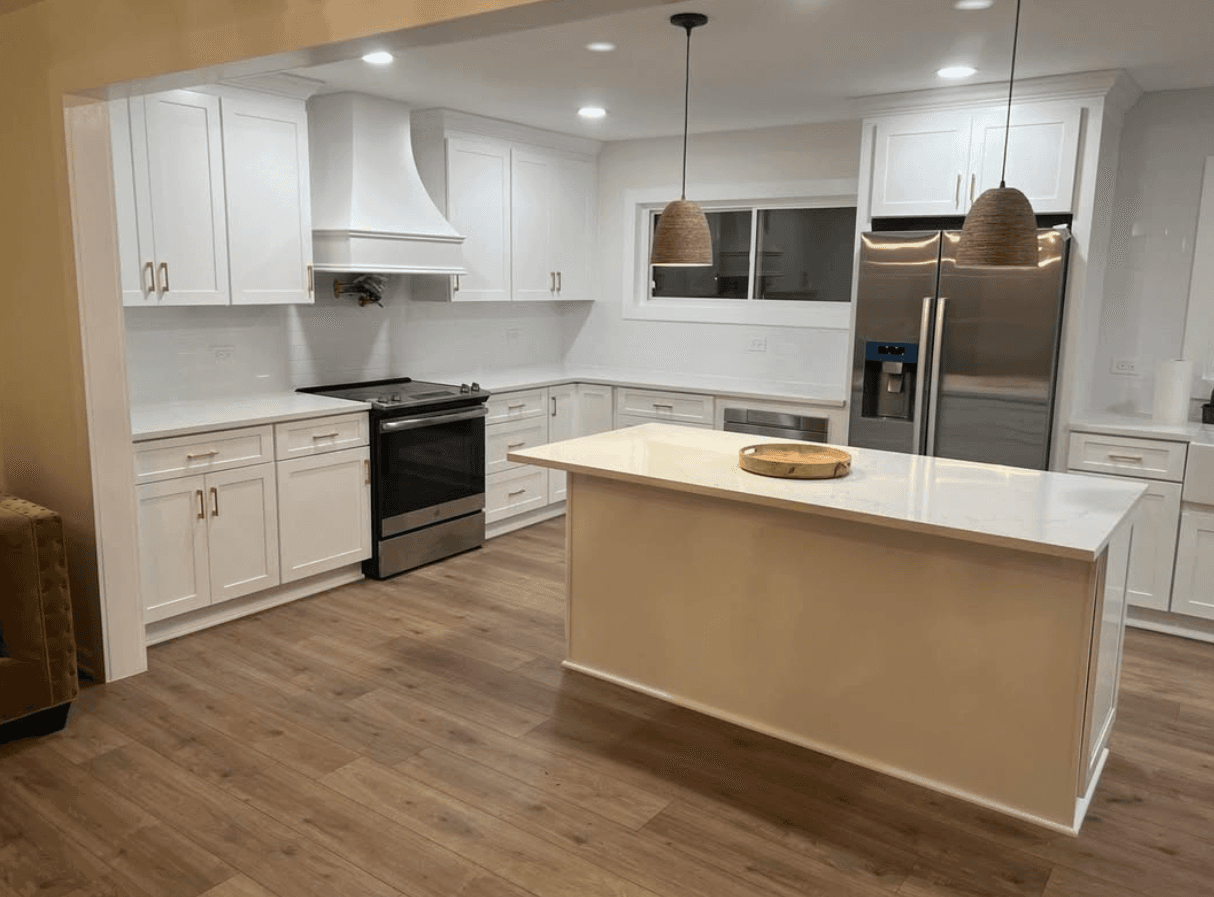 Snellville, GA · White shaker with full-height upper cabinets to the ceiling.